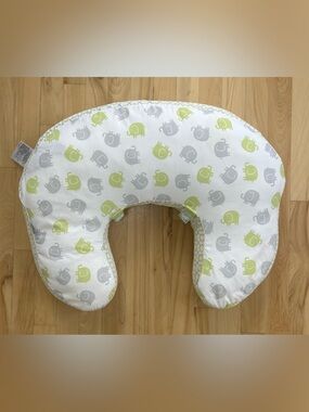 Infantino Reversible Nursing Pillow Elephant Print Baby Feeding Support
